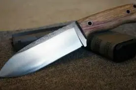 实拍：牛人手工打造高碳钢求生刀，整个制作过程看的好爽！图片