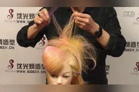 一个纯爷们用一把梳子和几个夹子能弄出这么美的发型来，给跪了图片