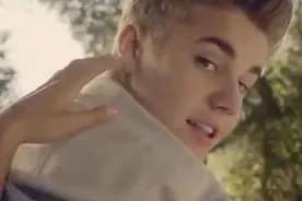 女王节，做贾斯丁比伯的一日女友，致所有有诗和远方的女孩视频封面