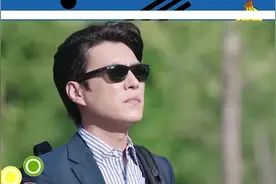 41岁靳东全家福曝光，儿子堪称最帅星二代，妻子简直是被宠上天视频封面