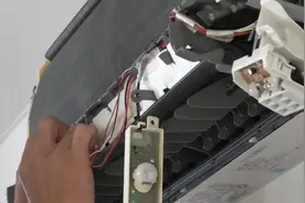 纪录空调挂机清洁完后重新组装过程