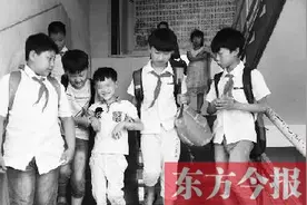 鹤壁一少年患病“长不大” 同学兄弟用爱搀扶2000天图片