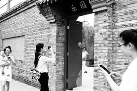 崇外大街西侧违建变健身乐园图片