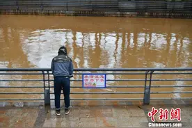 昆明要连下一个月雨？ 官方辟谣：不靠谱图片