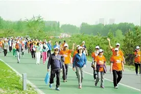 2万步伤膝3万步断腿？那是你没走对！走路最佳距离是……图片