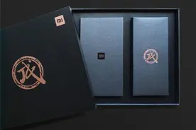 小米新机惊喜现身 成龙亲笔签名很强势图片