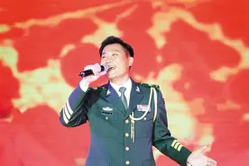 汤子星回家乡文昌深情献唱图片