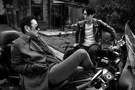 《我的前半生》曝双男神机车大片 靳东陈道明同框图片