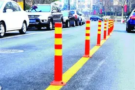 “鸠占鹊巢”无人管 车位装了绊脚石图片