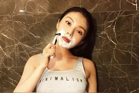 徐冬冬晒照片画风创新 恶搞刮胡照辣眼睛图片