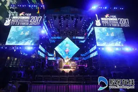 《南山南》原唱马頔助阵狼烟音乐节 大悦城店庆嗨翻天图片