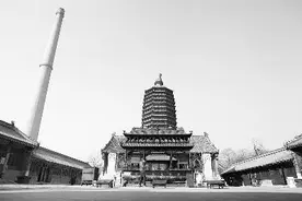 天宁寺古塔旁大烟囱存40年 是拆是留专家意见不一图片