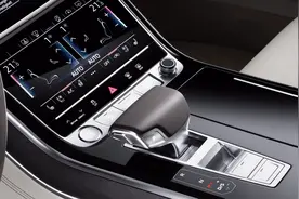 全新奥迪A8车内共有6个显示屏！卷土重来后，7系和S系真的危险了