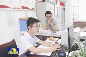 村官小强的乡土情——记含山县林头镇鼓山村大学生村官郑小强视频封面