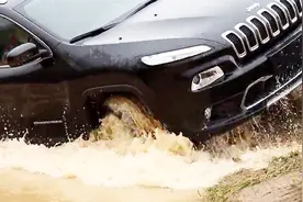 Jeep自由光越野能力测试视频封面