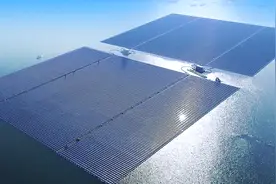 中国再夺一项世界第一，把太阳能板放水中发电，不占用土地