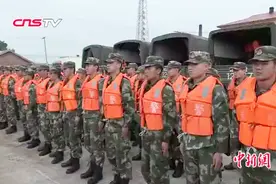 黑龙江尚志暴雨成灾 武警紧急集合展开救援视频封面