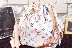 浅色皮包爱脏不好打理，教你一招只要滴一滴它，只需1分钟就能轻松擦干净