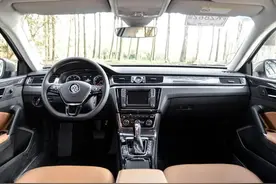 25万新帕萨特还没10万宝来内饰漂亮：求新帕萨特车主阴影面积图片