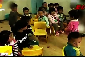 3岁女童先天发育不良 长了一双“海豹”手视频封面