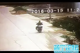 监控还原南径男子骑电动摔进排水沟身亡，图片