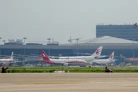 高温故事｜酷暑中的航班保障：装卸成吨货物，车间最高温破百图片