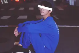 易烊千玺晒照调戏粉丝 两张遮脸还有一张竟……图片