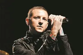 林肯公园乐队主唱查斯特·贝宁顿上吊自杀图片