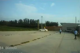 无资质教练非法教学屡教不改 被行拘图片