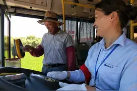 家门口就能坐公交车 绍兴高标准推行“村村通公交”图片