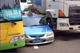 大货车持“新证”,白天也可进市区，但是要遵守这三条规定！图片