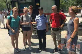 仅用三小时 临潼民警帮外国游客找回遗失手机图片
