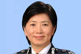 赵慧贤成香港警务处首位女副处长，被誉为现实版“陀枪师姐”图片