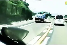 大货车盘山公路中心飘移，老司机也掌控不住啊！图片