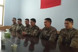 拥军模范郭飞慰问73071部队军事训练模范红四连图片