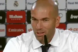 齐达内称赞C罗：我可不能一场进4球图片