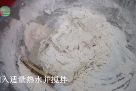 葱油饼：咬一口都是幸福的味道图片