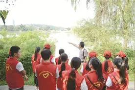 出校门 开眼界 大学生“消暑”有方 “接地气”图片