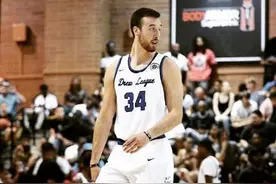 卡明斯基发布自己参加德鲁联赛时的照片图片