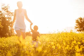 双语美文：我们渴望与人交流，不仅仅是说话图片