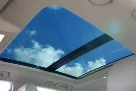 雨水多发，爱车的天窗还好吗？图片