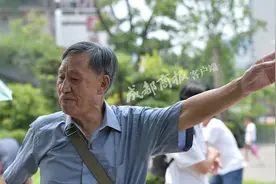 归国女子苦寻失散18年的父亲 却被质疑是为了遗产图片