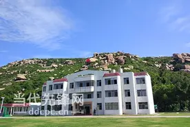 伶仃岛上铸忠诚 浪花深处戍边人图片