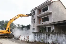 桐庐这位村干部 为何要拆掉父亲拿命换来的奖励房图片