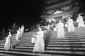 滕王阁至秋水广场将通游轮图片