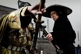 吴京曾被李连杰一脚踹飞：挨大师兄一脚那也是天经地义图片