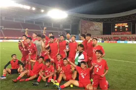 创历史！全运会男足U18川军小将斩获亚军图片