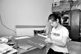 大河报联合宇通公司爱心助学 从廉租房走进重点大学的她受助图片