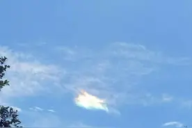 京城上空出现七色祥云 专家：此为云中冰晶对阳光折射图片