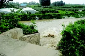 莱西市北墅水库向产芝水库调水 分解防汛压力图片
